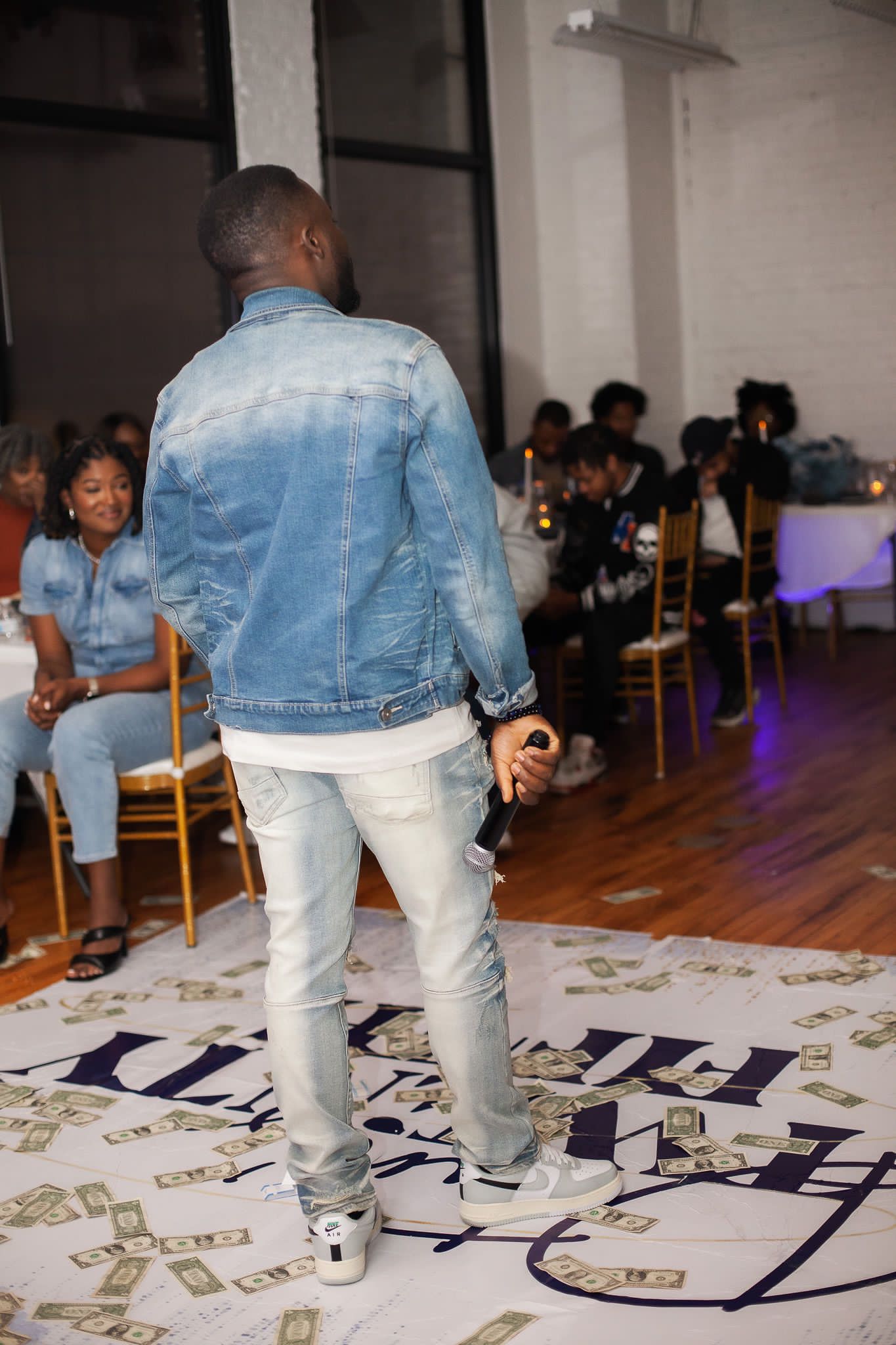Contact 19 mclevioflife.com Keeping the crowd entertained with expert event hosting.